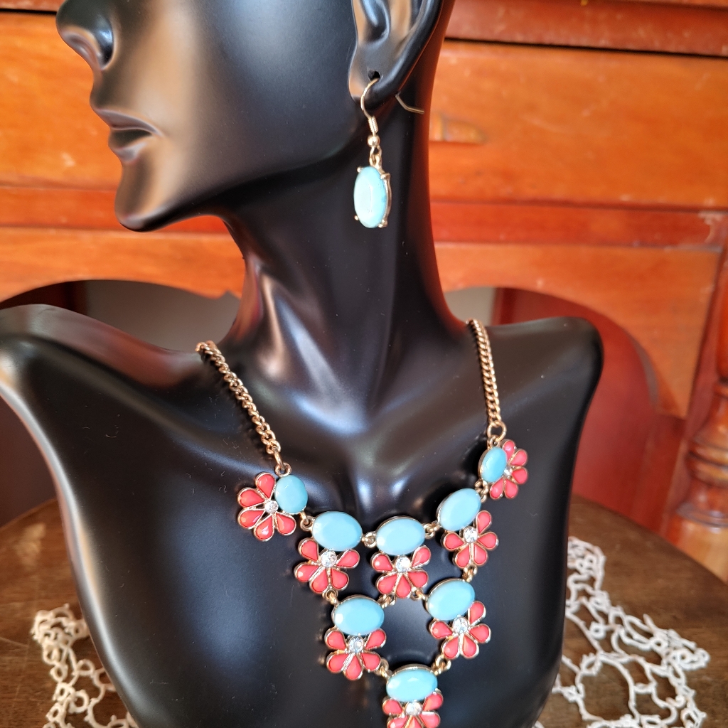 Necklace & Earrings Set